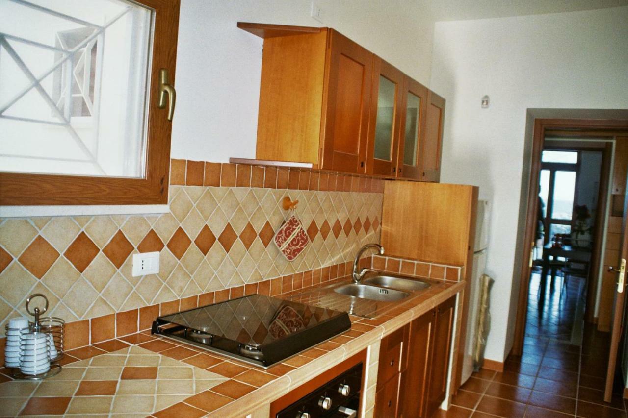 דירות וילאנובה די אוסטוני Casa Sullo Scoglio מראה חיצוני תמונה